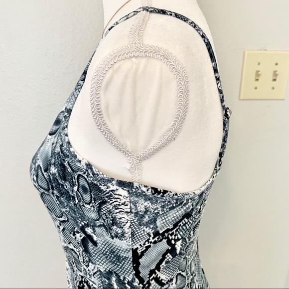 Snake printed spaghetti strap dress - Picture 5 of 7